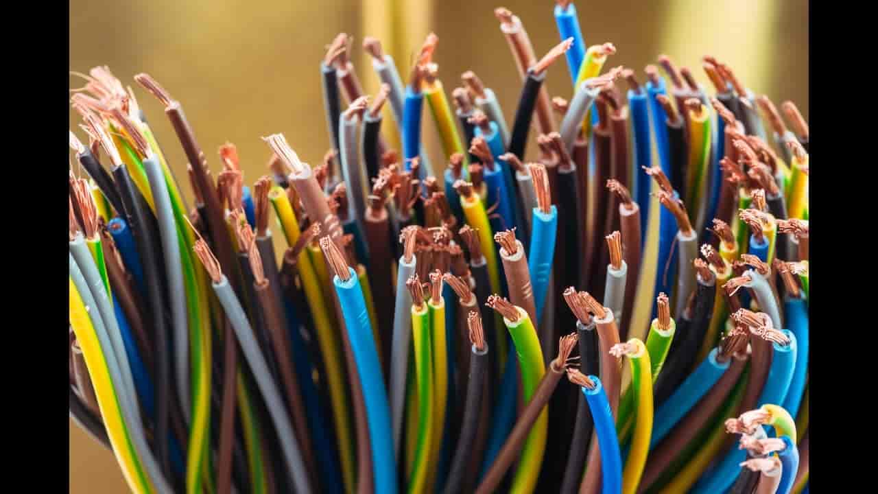 تصویر 4 از کابل برق صنعتی محصولی استاندارد با دوام بالا